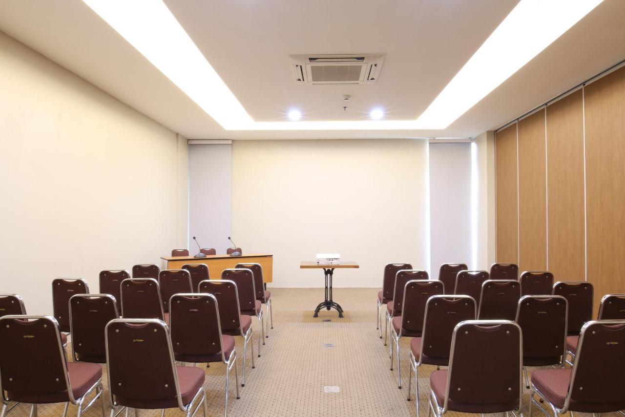 Terraz Tree Hotel Jakarta Exterior photo