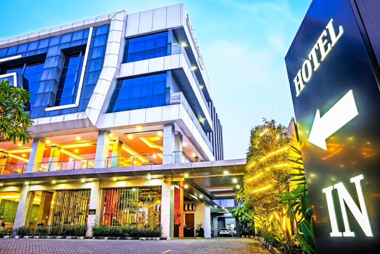 Terraz Tree Hotel Jakarta Exterior photo
